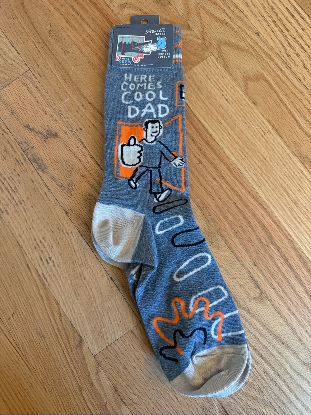 Blue Q 'Here Comes Cool Dad' Gray Crew Socks